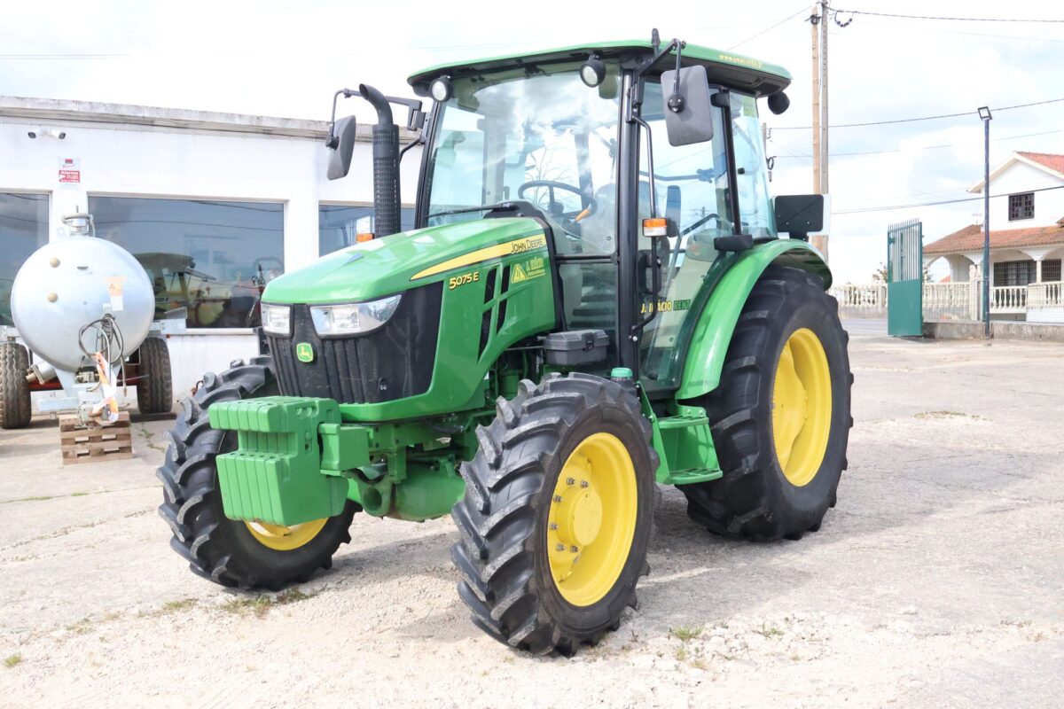 John Deere 5075 E